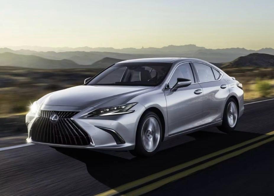 Lexus ES 300H Platinum 2023